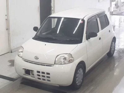 Daihatsu Esse