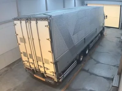 Hino TRUCK
