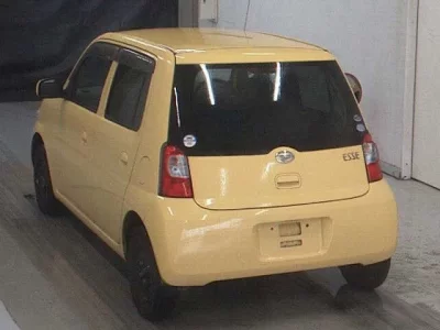 Daihatsu Esse
