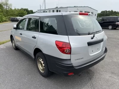Mitsubishi LANCER VAN