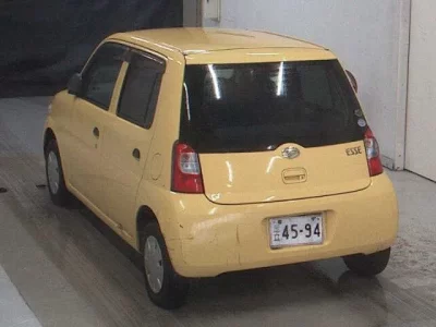 Daihatsu Esse