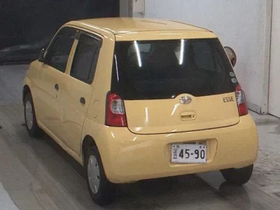 Daihatsu Esse