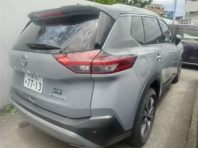Nissan X-TRAIL