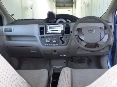 Toyota RAUM