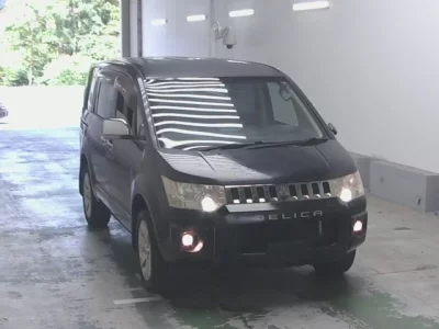 Mitsubishi DELICA D5