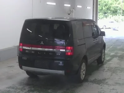 Mitsubishi DELICA D5