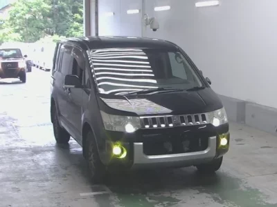 Mitsubishi DELICA D5