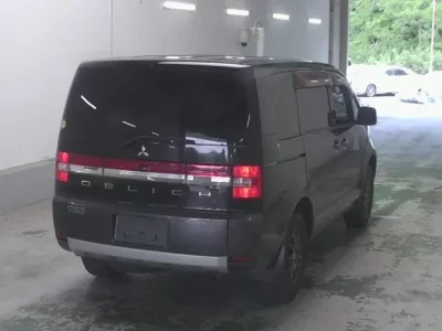 Mitsubishi DELICA D5