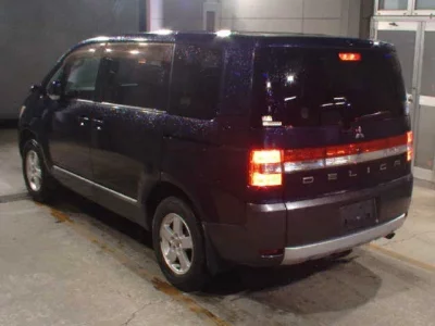 Mitsubishi DELICA D5