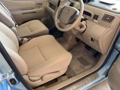 Toyota RAUM
