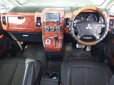 Mitsubishi DELICA D5