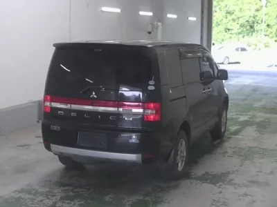 Mitsubishi DELICA D5