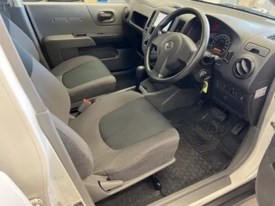 Nissan AD