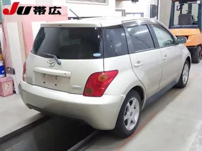 Toyota IST