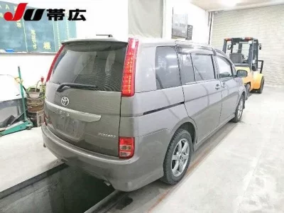 Toyota ISIS