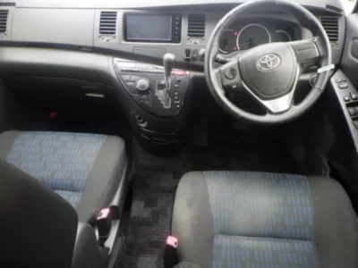Toyota ISIS