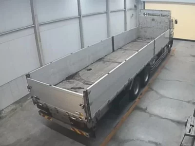 Isuzu TRUCK