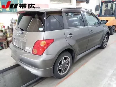 Toyota IST