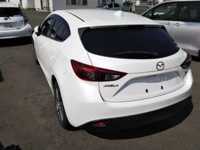 Mazda AXELA