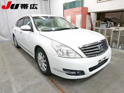 Nissan TEANA