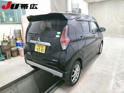 Mitsubishi EK X
