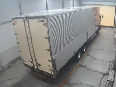 Isuzu TRUCK