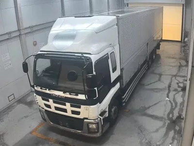 Isuzu TRUCK