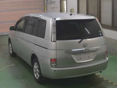 Toyota ISIS