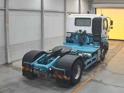 Isuzu TRUCK