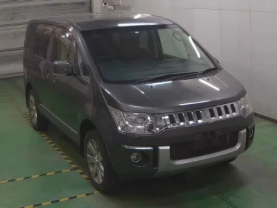 Mitsubishi DELICA D5