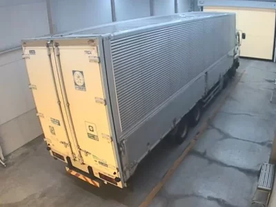 Isuzu TRUCK