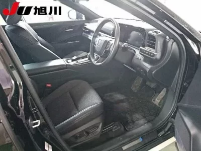 Toyota CROWN CROSSOVER