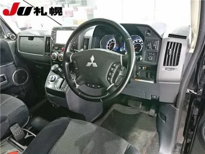 Mitsubishi DELICA D5