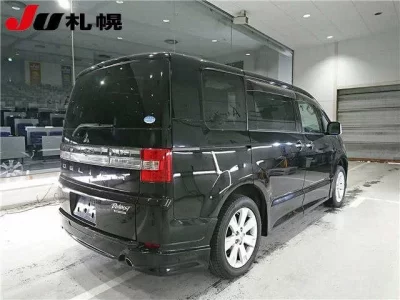 Mitsubishi DELICA D5