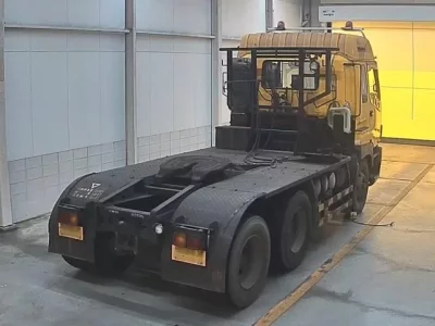 Isuzu TRUCK