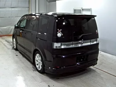 Mitsubishi DELICA D5