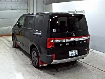 Mitsubishi DELICA D5