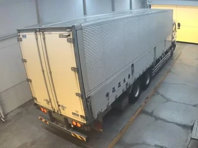 Isuzu TRUCK