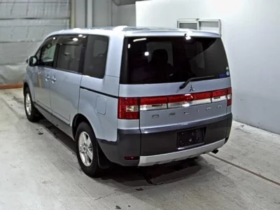 Mitsubishi DELICA D5