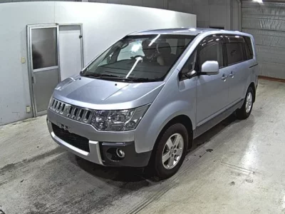Mitsubishi DELICA D5
