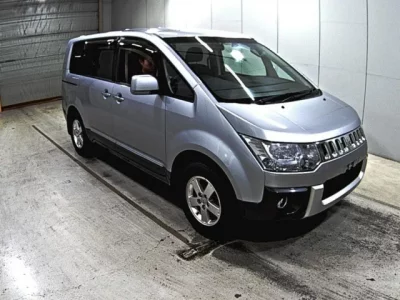 Mitsubishi DELICA D5