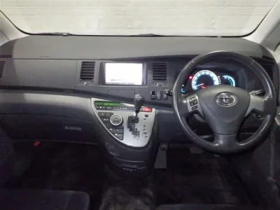Toyota ISIS