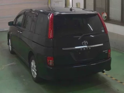 Toyota ISIS
