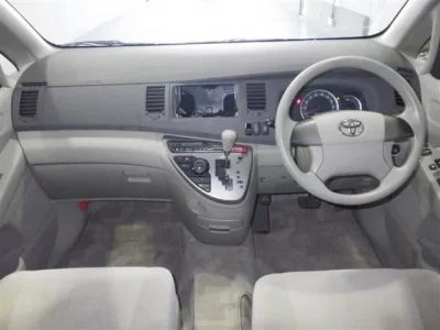 Toyota ISIS