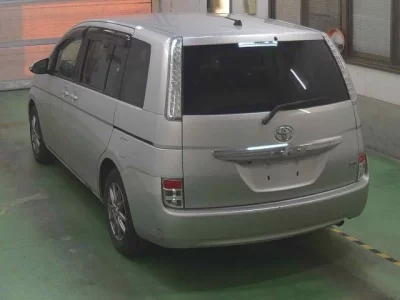 Toyota ISIS