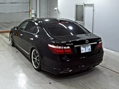 Lexus LS