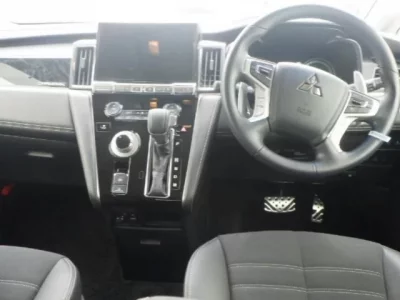 Mitsubishi DELICA D5
