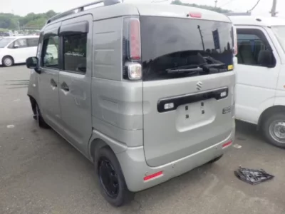 Suzuki SPACIA BASE