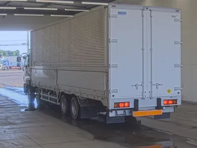 Isuzu GIGA