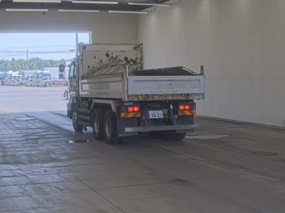 Isuzu GIGA